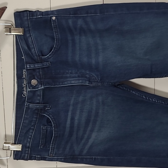 Calvin Klein Women's sz 6 Slim Mid Rise Boyfriend Fit Denim Jeans - Picture 3 of 11
